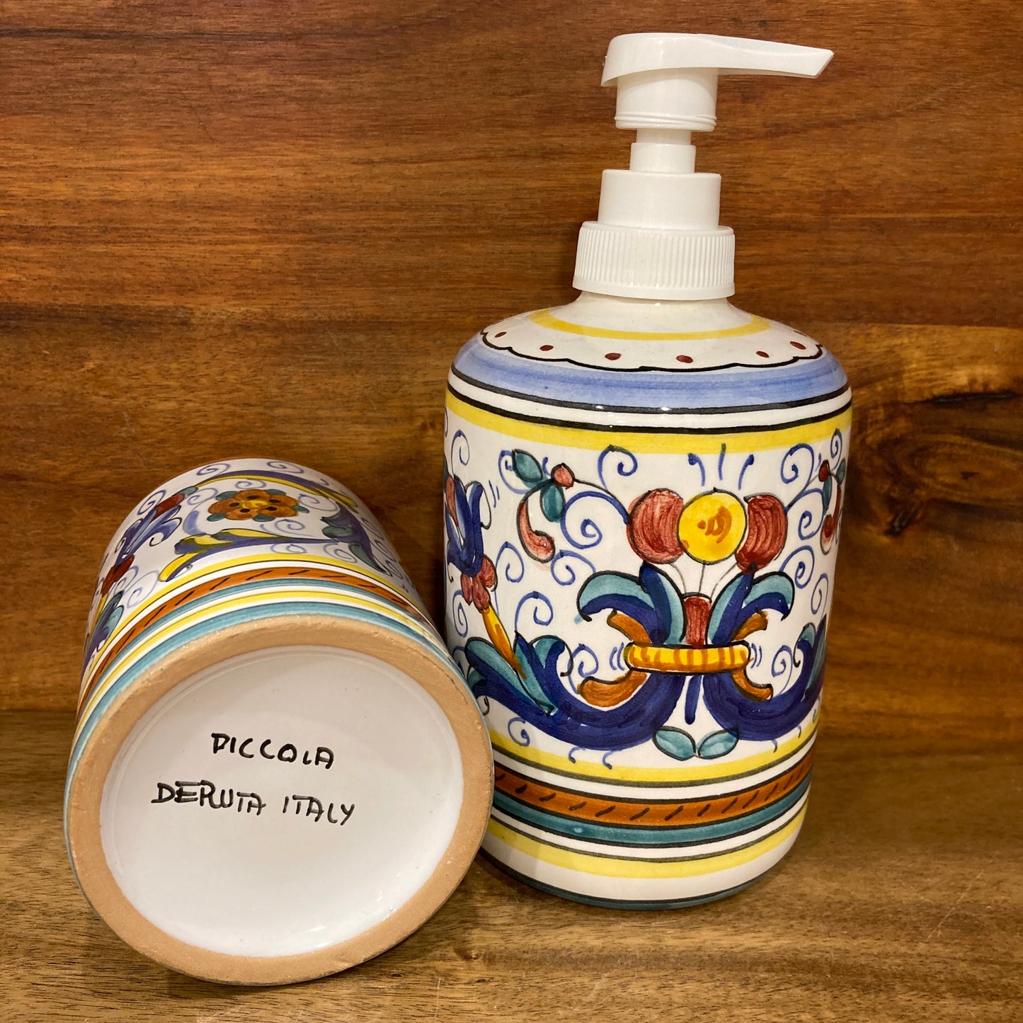 Ricco Deruta Majolica Italian Ceramic Decorative Liquid Soap Dispenser Tooth Brush Holder Set Made in Italy 2